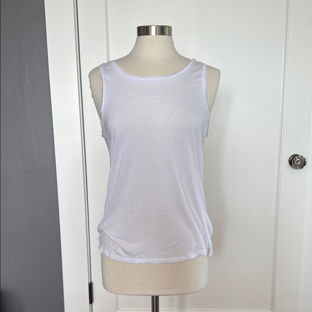 Banana Republic Classic White Sleeveless Top (size small)